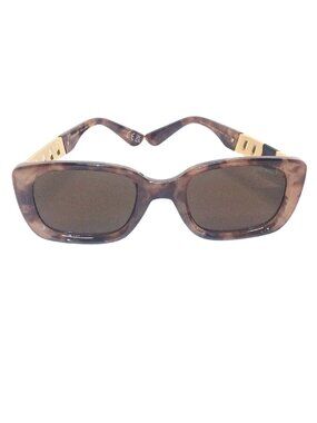 WOMEN'S STEVE MADDEN BROWN & TAN RECTANGLE FRAME SUNGLASSES W/GOLD MONOGRAM